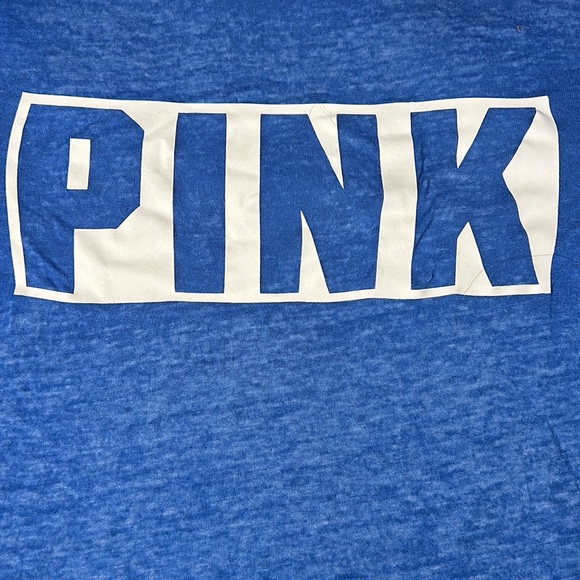 Brand is pink, color is blue. This shirt is an XS but it’s pretty stretchy. - Picture 3 of 5